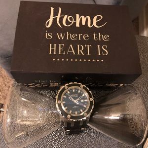 This Black and Silver INVICTA Swiss Reserve